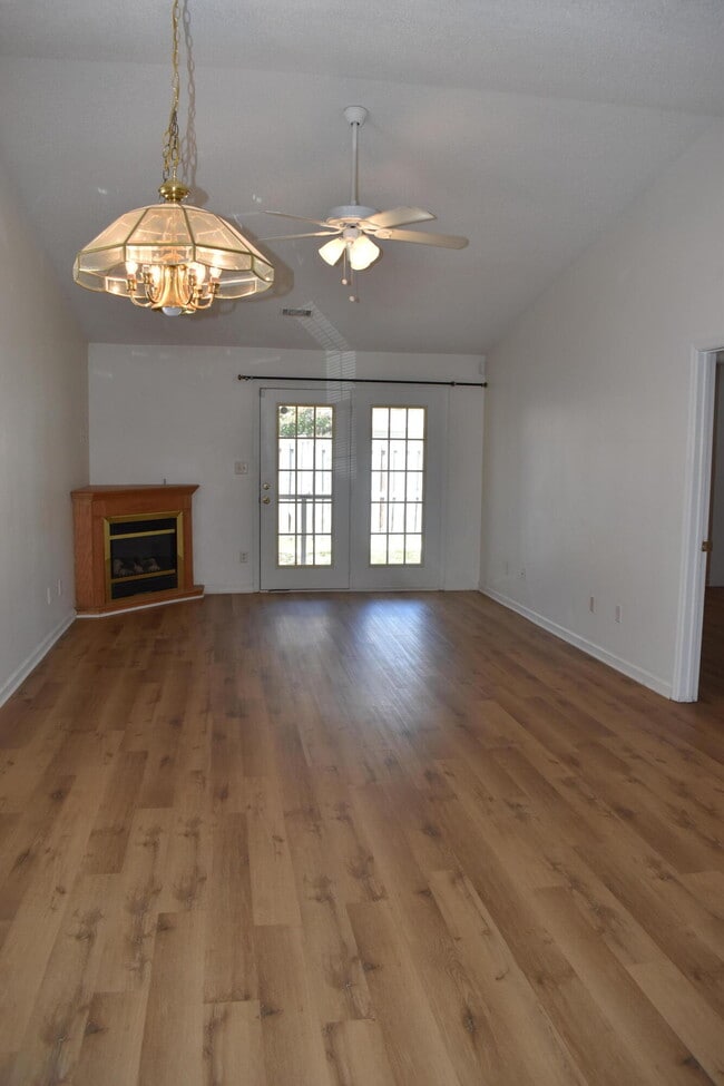 Building Photo - 2017 Caton Dr