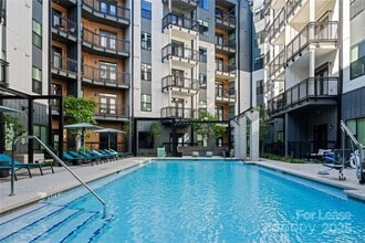 Building Photo - 110 Razades Wy