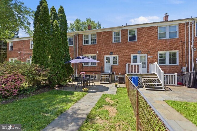 Building Photo - 6467 Blenheim Rd