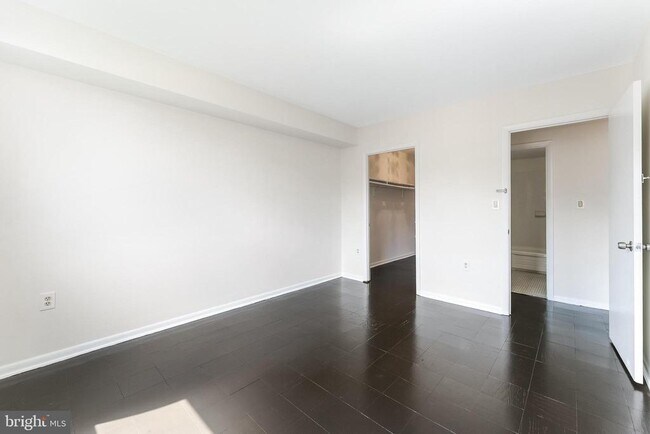 Building Photo - 10723 West Dr