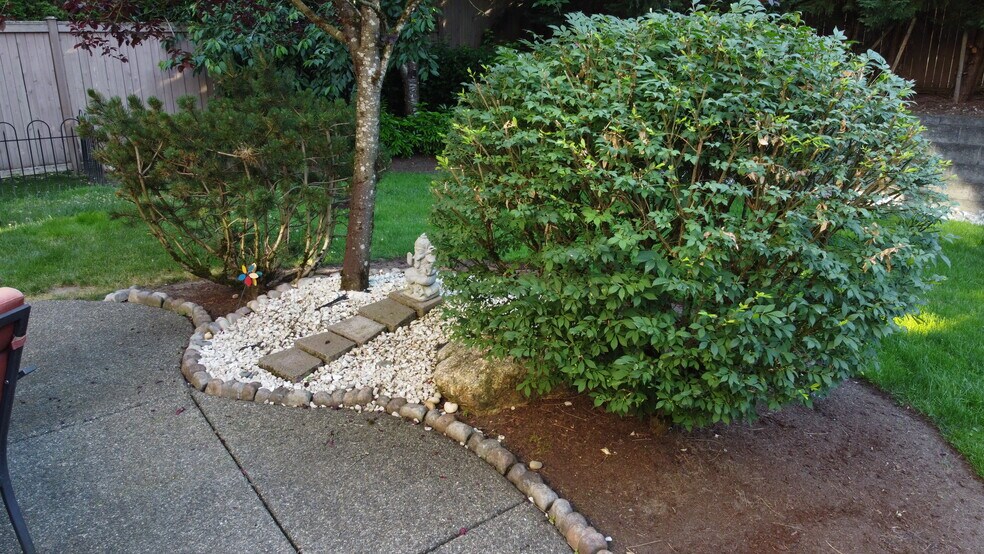 Building Photo - 11031 Muirwood Way NE