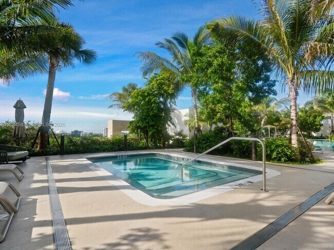 Building Photo - 2200 Brickell Ave