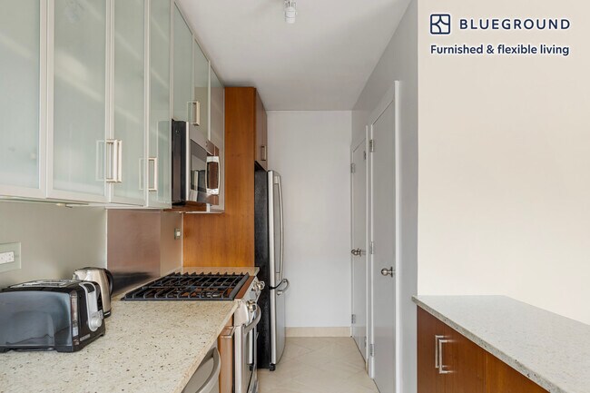 Building Photo - 30 Park Ave