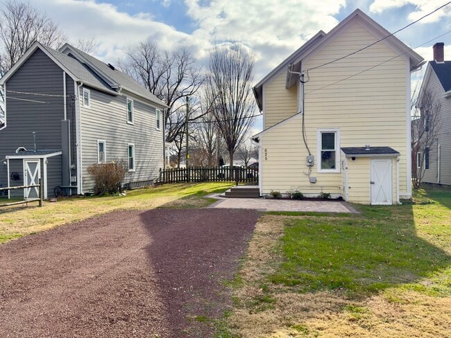 Building Photo - 625 Goldsborough St