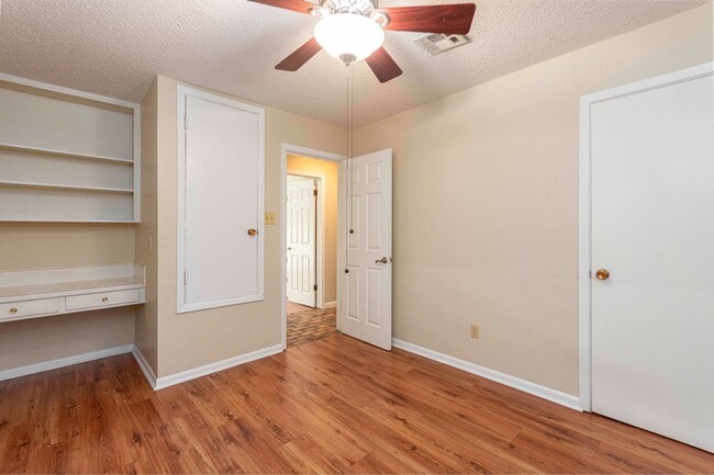 Building Photo - 101 Wakefield Dr