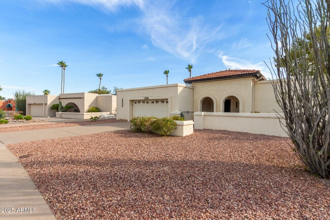Building Photo - 4521 E Sunrise Dr