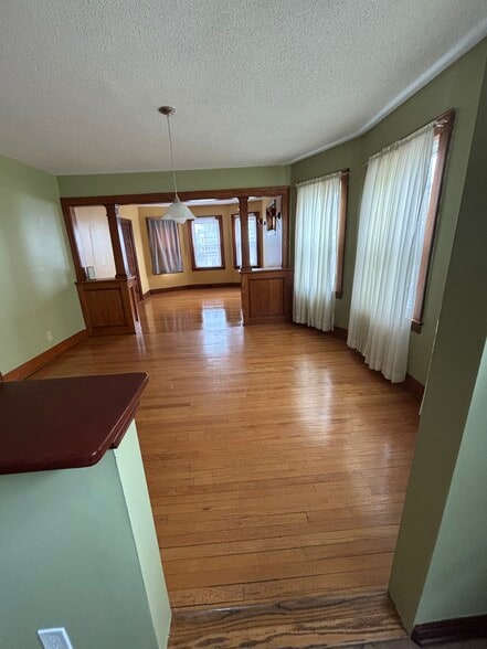 Building Photo - 33 Brooklawn St