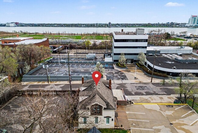 Building Photo - 1391 Woodbridge St