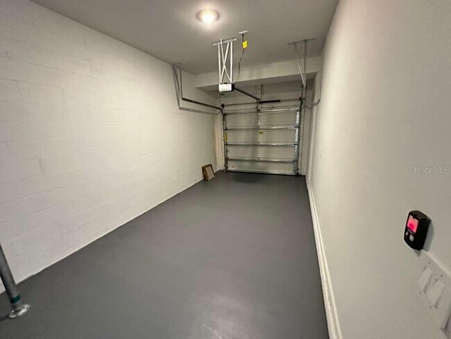 Building Photo - 2713 Skyline Lp