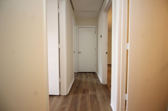 Building Photo - Location! Location! Location! Alpharetta