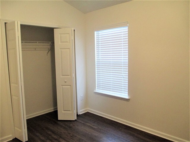 Building Photo - 4043 Pebble Brooke Circle South