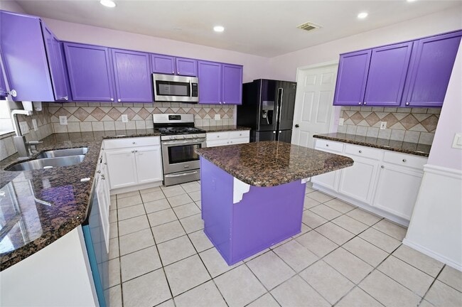 Building Photo - 6811 Brighton Hill Ln