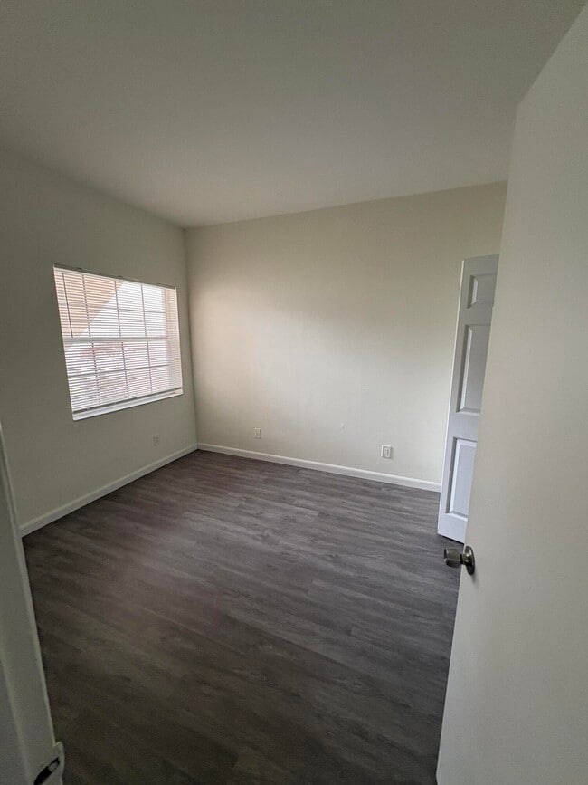 Building Photo - 640 Cypress Club Way
