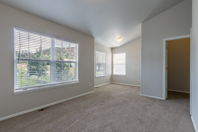 Building Photo - 56 Vale Cir