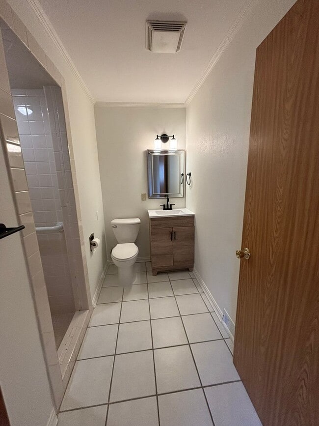 Building Photo - 5 BED | 3 BATH | CARPORT | WEST RAPID