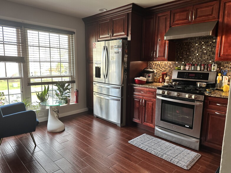 Building Photo - 4506 Stonehedge Rd