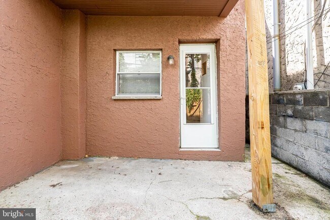 Building Photo - 2629 S Sheridan St
