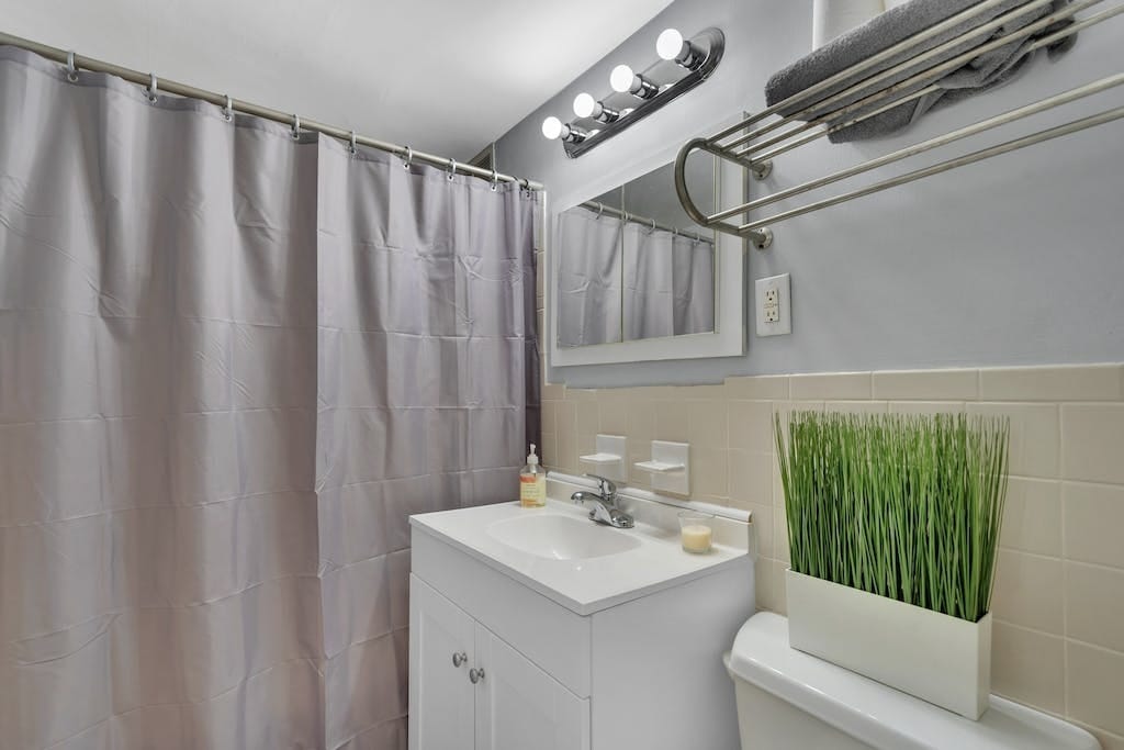 Bathroom - 8800 Boulevard East