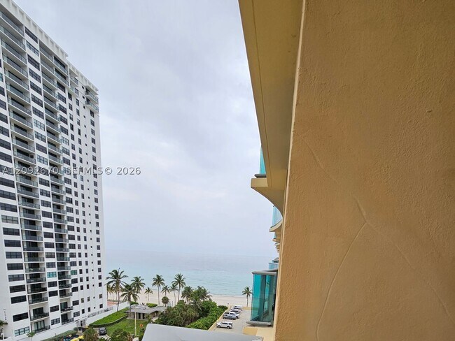 Building Photo - 2501 S Ocean Dr