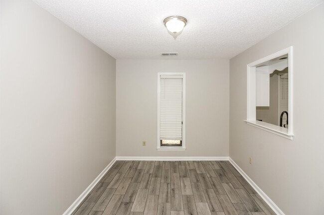 Building Photo - 6885 Silver Hill Ln