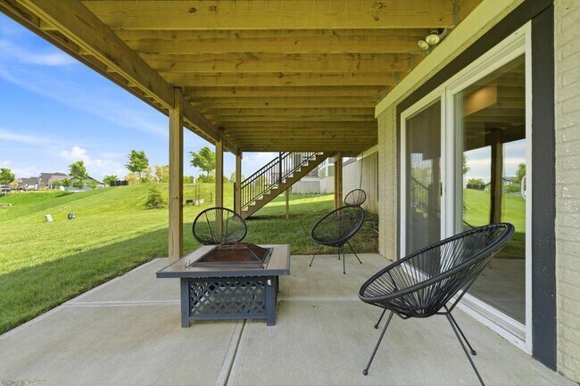 Building Photo - 238 Harness Way