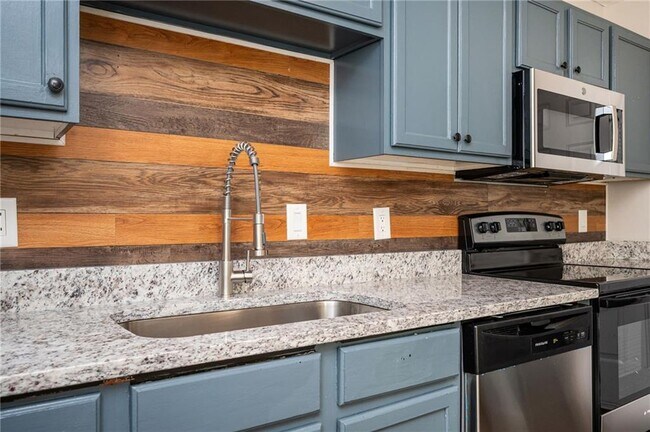 Building Photo - 3375 River Run Trail