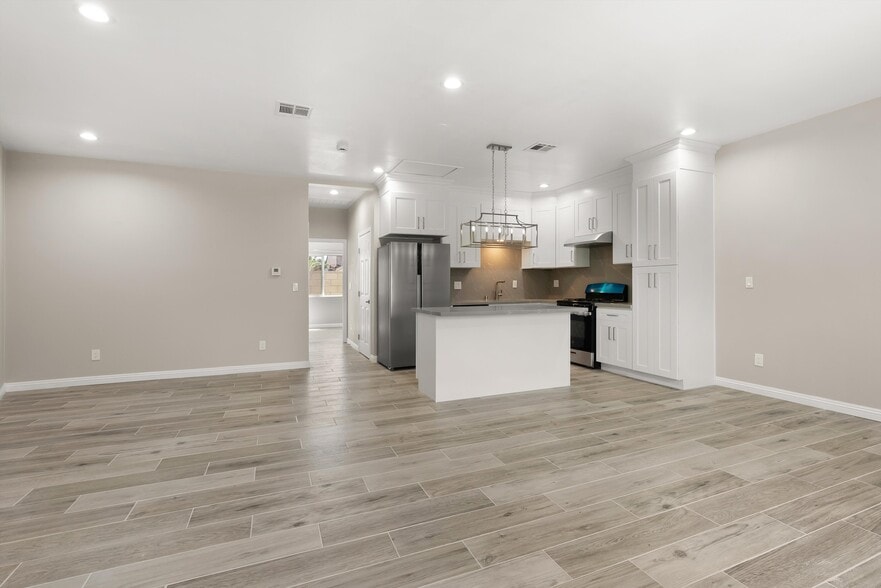 Building Photo - 10508 Mattock Ave