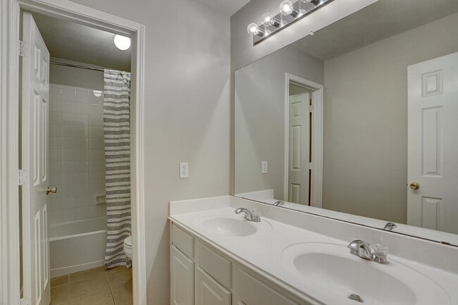 Building Photo - 9127 Morningstar Dr