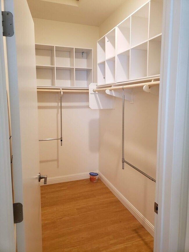 Building Photo - Otay Mesa: 2bd/3.5ba Playa Del Sol Multi Level Townhome