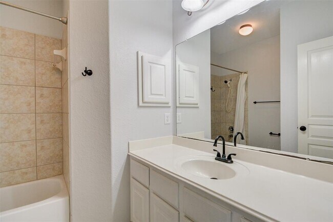 Building Photo - 214 Spring Lakes Haven
