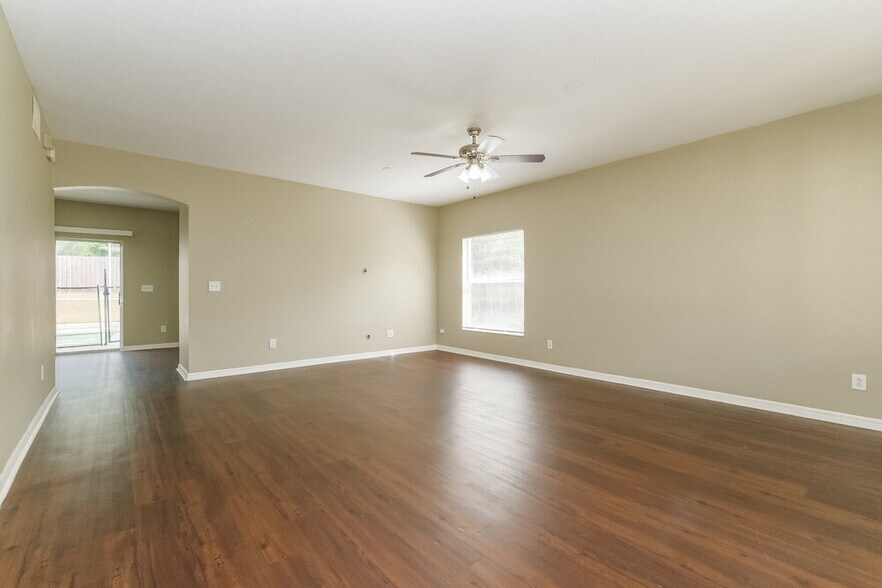 Building Photo - 3002 Summer Cruise Dr