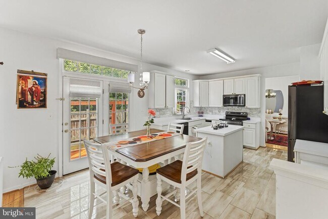 Building Photo - 7887 Cranford Farm Cir