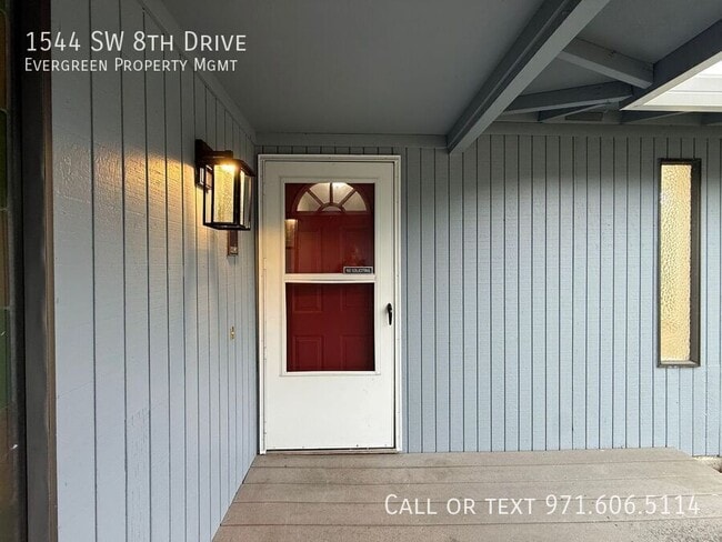 Building Photo - 1544 SW 8th Dr