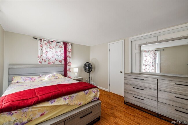 Building Photo - 36 Crescent Ct