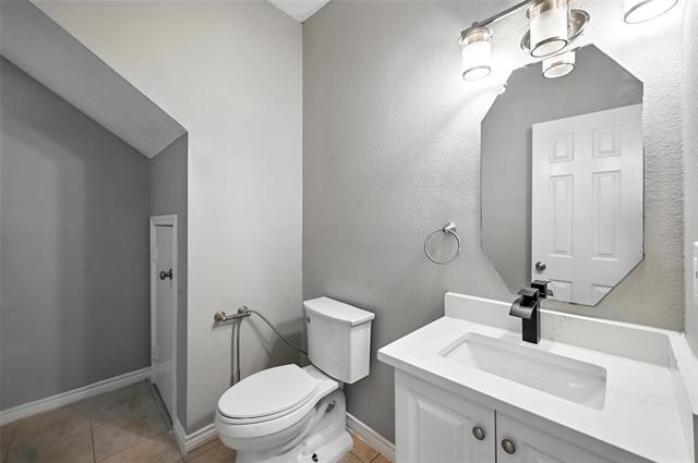 Building Photo - 312 Larkspur Ct