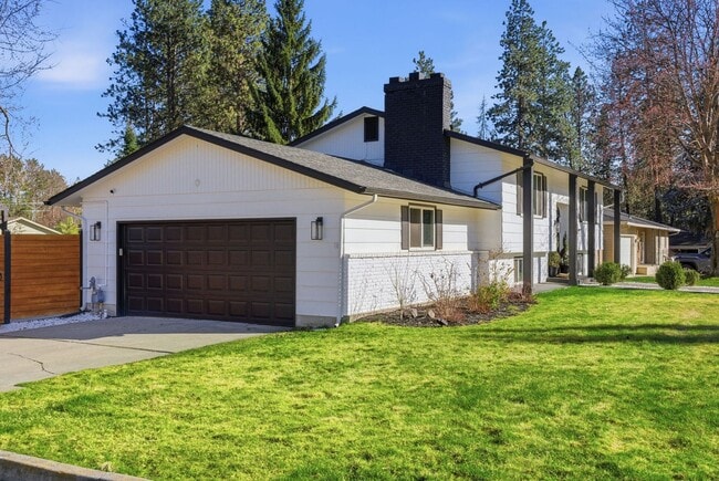 Building Photo - Stunning Fully Renovated 4BR + Bonus on Spokane's South Hill - Chef's Kitchen, 2-Car Garage & Bac...