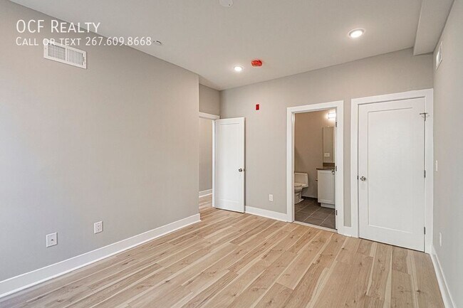 Building Photo - 715 S 51st St