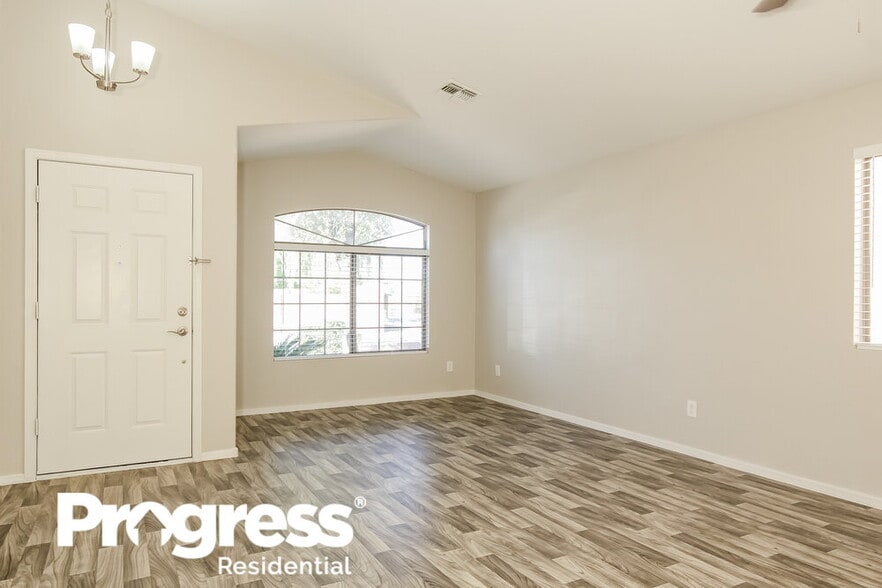 Building Photo - 12417 W Mandalay Ln