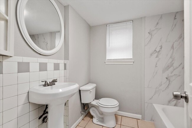 Building Photo - 1935 Barnsley Ln