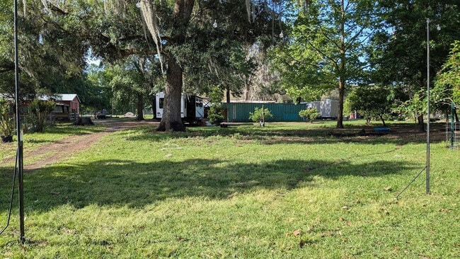 Building Photo - 1208 County Rd 315