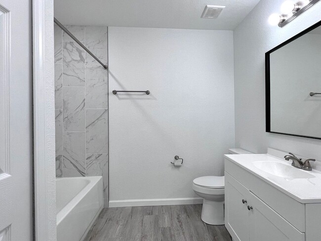 Building Photo - Charming Three-Bedroom Home