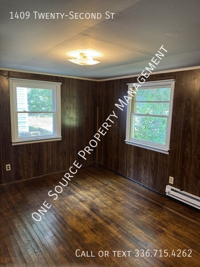 Building Photo - 1409 NE 22nd St