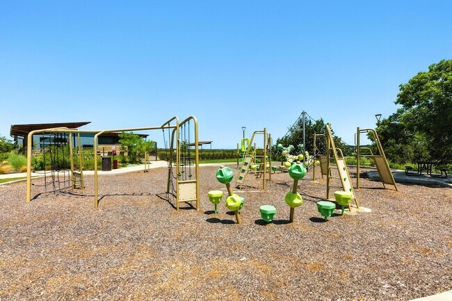 Building Photo - 165 Lunar Lp