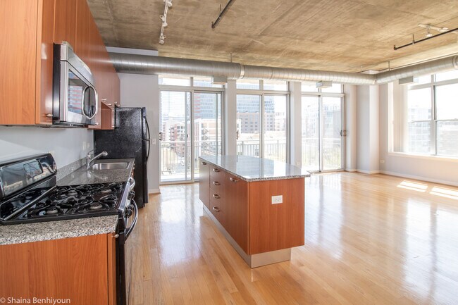 Building Photo - 111 S Morgan St