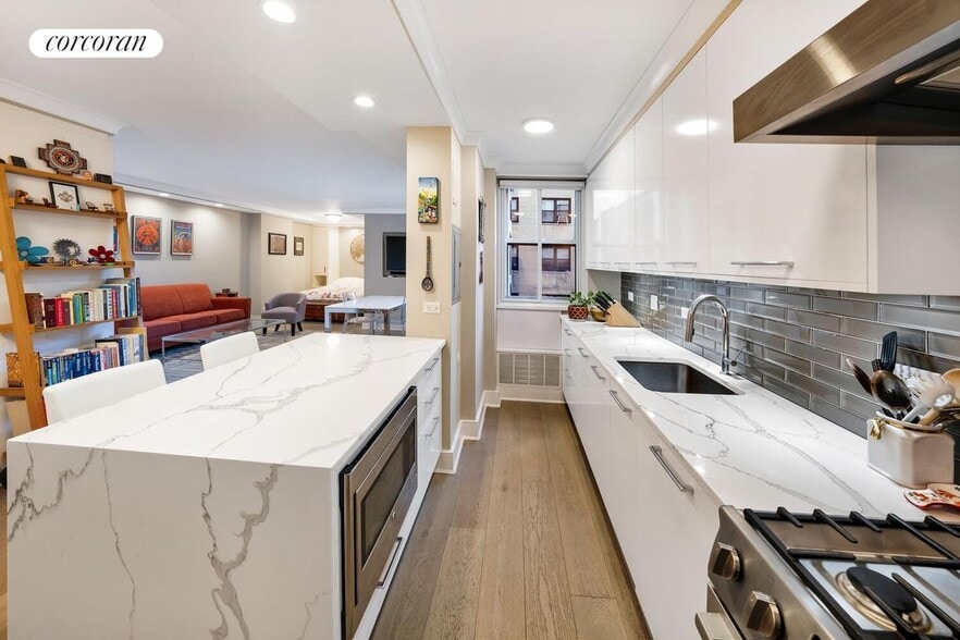 Building Photo - 315 E 72nd St