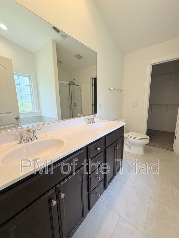 Building Photo - 2974 York Pl Dr NE