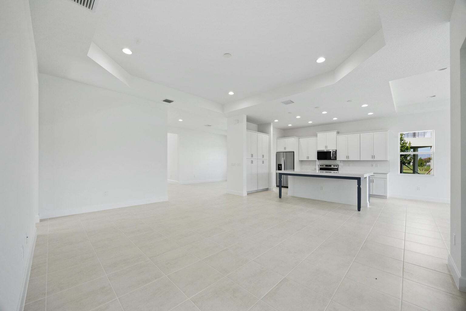Building Photo - 15144 Wildwood Cir