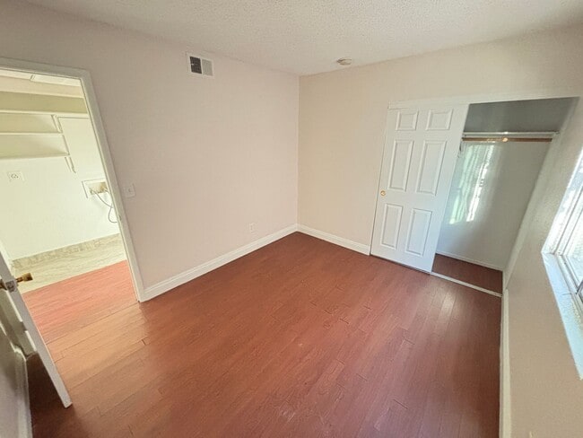 Building Photo - 625 N 12th St.