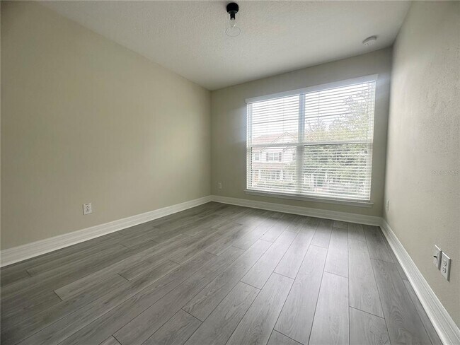 Building Photo - 2928 Windmill Dr