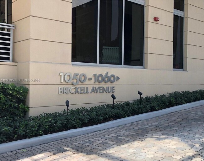 Building Photo - 1050 Brickell Ave